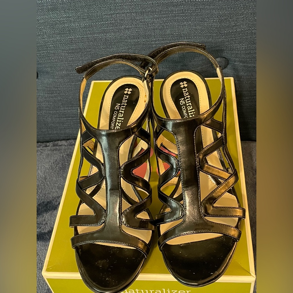Naturalizer Danya, Black Smooth Heels | Size 7M